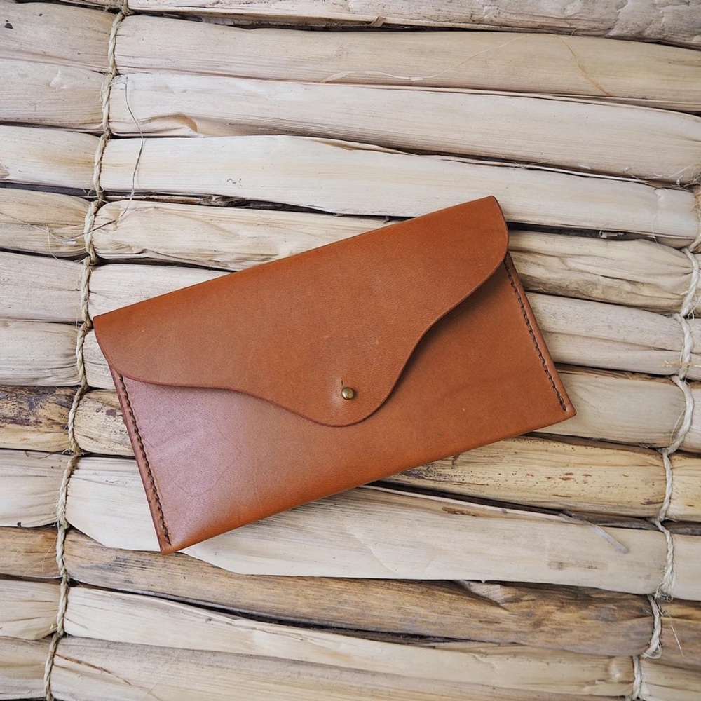 NWOT Haiti Design Mia Clutch - Caramel